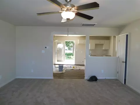 45 Marshfield Dr, Benson, NC 27504 photo 6