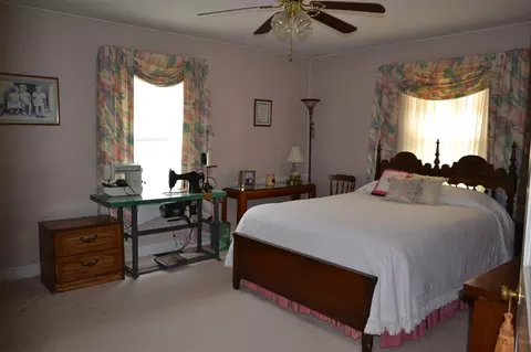 700 E Hill St, Benson, NC 27504 photo 14