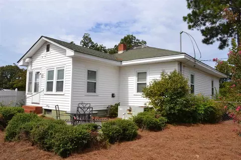 700 E Hill St, Benson, NC 27504 photo 5