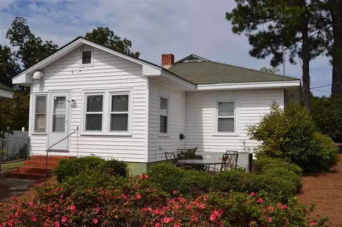 700 E Hill St, Benson, NC 27504 photo 4