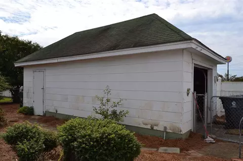 700 E Hill St, Benson, NC 27504 photo 8