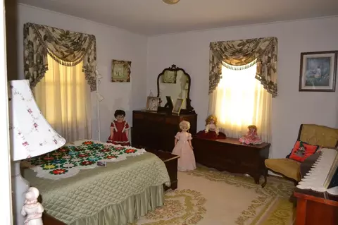 700 E Hill St, Benson, NC 27504 photo 12