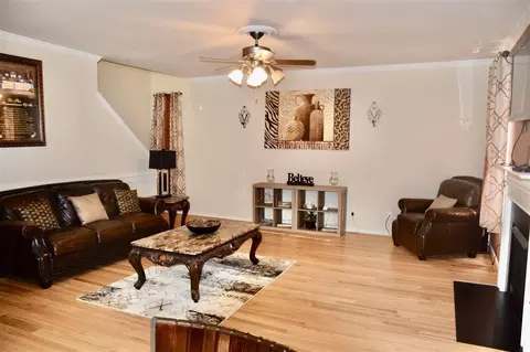 504 Poplar St, Durham, NC 27703 photo 3