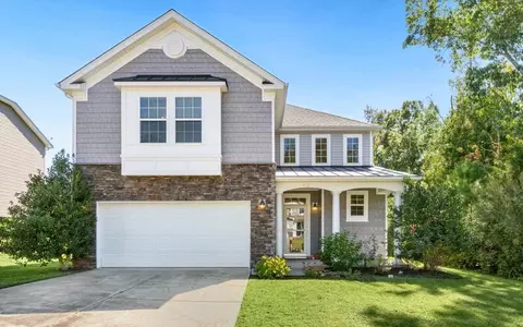 712 Ashburn Ln, Durham, NC 27703 photo 1