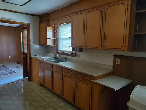 1203 N Wall St, Benson, NC 27504 photo 8