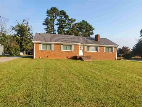 1203 N Wall St, Benson, NC 27504 photo 1