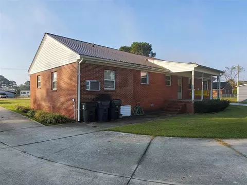 1203 N Wall St, Benson, NC 27504 photo 2