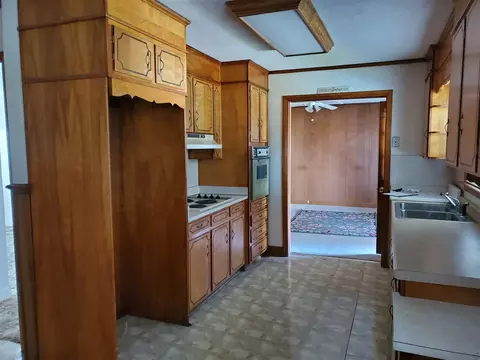 1203 N Wall St, Benson, NC 27504 photo 6