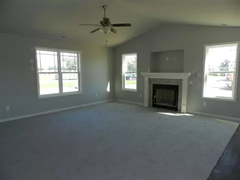 18 Marshfield Dr, Benson, NC 27504 photo 2