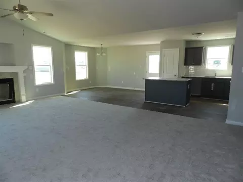 18 Marshfield Dr, Benson, NC 27504 photo 3