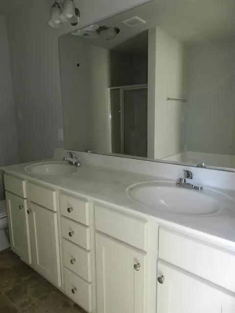 18 Marshfield Dr, Benson, NC 27504 photo 8