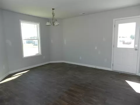 18 Marshfield Dr, Benson, NC 27504 photo 4