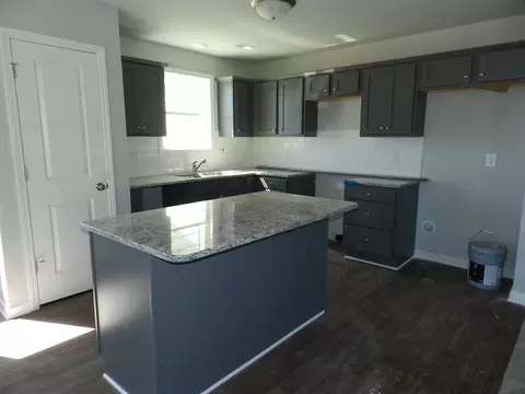 18 Marshfield Dr, Benson, NC 27504 photo 5