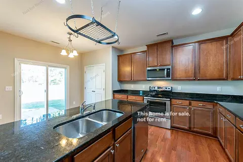 1215 Golden Eagle Dr, Durham, NC 27704 photo 10