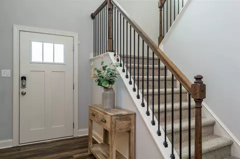 104 Flora Dr, Benson, NC 27504 photo 2