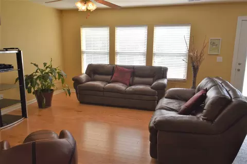606 Pebblestone Dr, Durham, NC 27703 photo 2