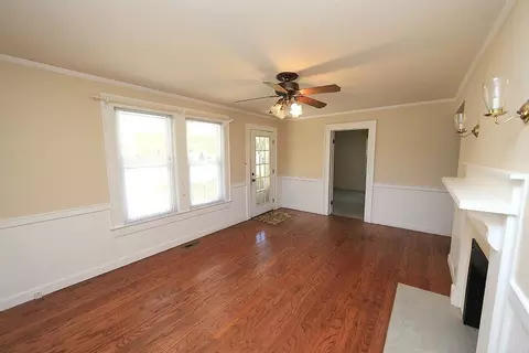 2012 W Knox St, Durham, NC 27705 photo 3