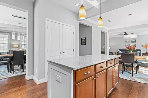 424 Glenview Ln, Durham, NC 27703 photo 8