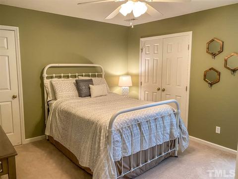 2000 Biddestone Ct, Raleigh, NC 27612 photo 9