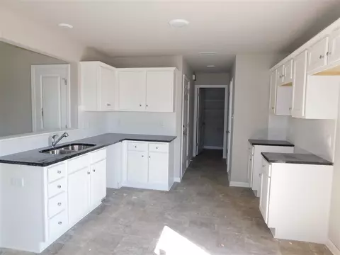 90 Mill Stream Dr, Selma, NC 27576 photo 8