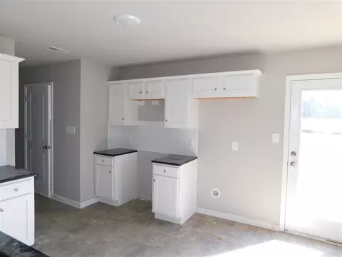 90 Mill Stream Dr, Selma, NC 27576 photo 9