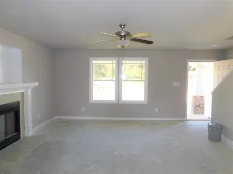 90 Mill Stream Dr, Selma, NC 27576 photo 3
