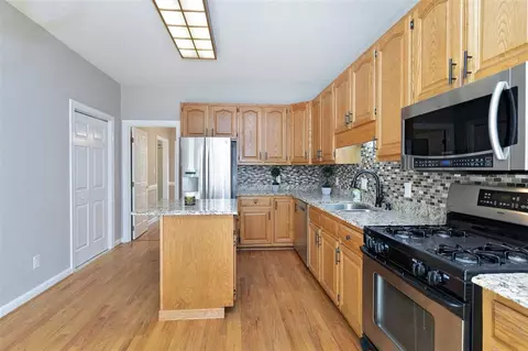 105 Fallsworth Dr, Cary, NC 27513 photo 5