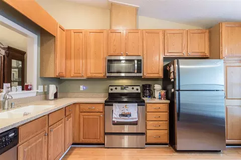 110 Breakers Pl, Cary, NC 27511 photo 4