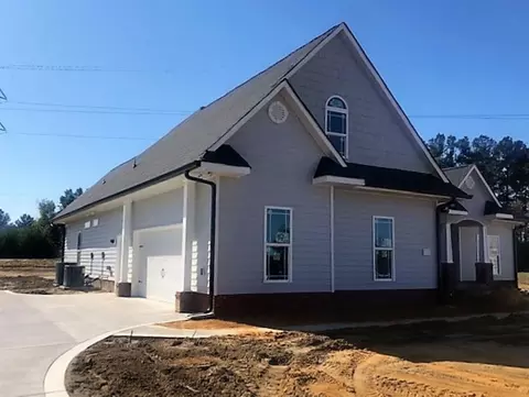243 Crescent Dr, Dunn, NC 28334 photo 2