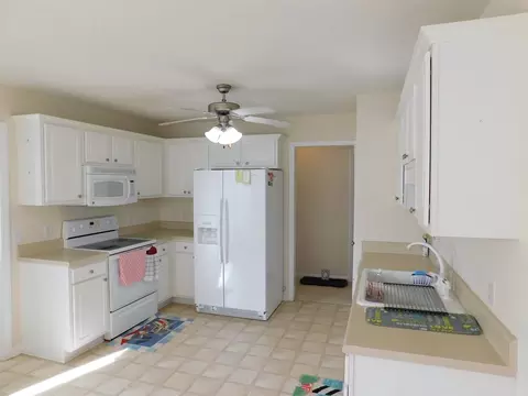 197 Rose Ct, Benson, NC 27504 photo 8