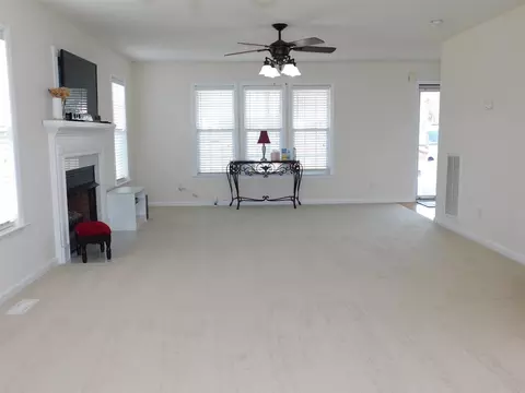 197 Rose Ct, Benson, NC 27504 photo 4