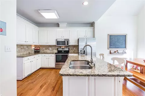 2009 Navan Ln, Garner, NC 27529 photo 8