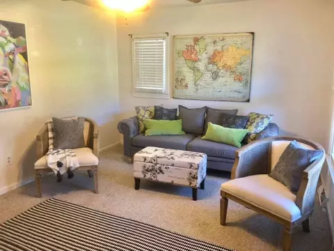 207 Windsor Dr, Roxboro, NC 27573 photo 2