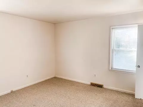 207 Windsor Dr, Roxboro, NC 27573 photo 12