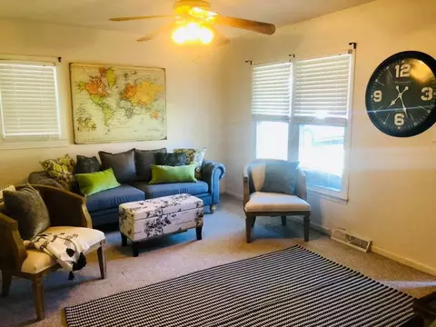 207 Windsor Dr, Roxboro, NC 27573 photo 3