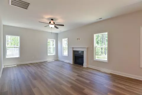 202 Berg St, Smithfield, NC 27577 photo 5