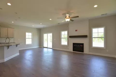 209 Berg St, Smithfield, NC 27577 photo 5