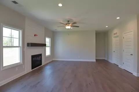 209 Berg St, Smithfield, NC 27577 photo 6