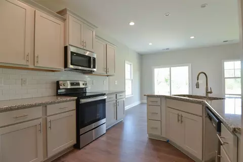 209 Berg St, Smithfield, NC 27577 photo 12