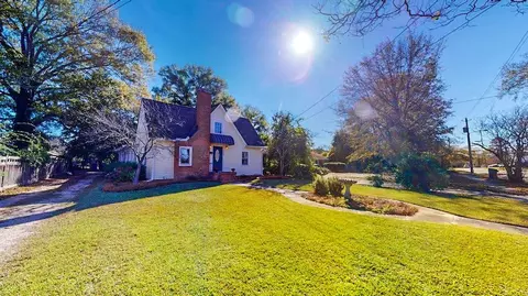 509 S Third St, Smithfield, NC 27577 photo 2