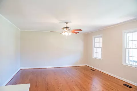 721 Crestview Dr, Durham, NC 27712 photo 5