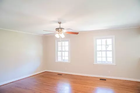 721 Crestview Dr, Durham, NC 27712 photo 6