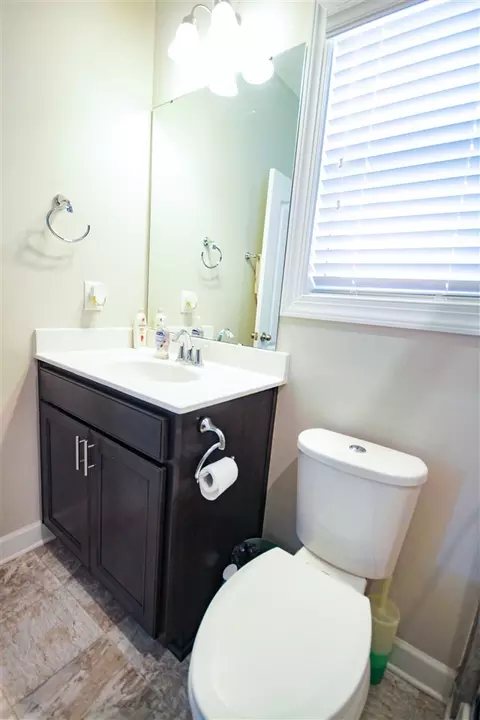 1036 Lippincott Rd, Durham, NC 27703 photo 3