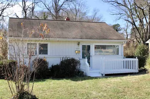 1223 Delk Dr, High Point, NC 27262 photo 2