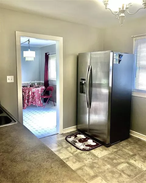 1223 Delk Dr, High Point, NC 27262 photo 6