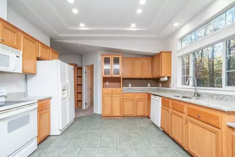 52 E Silver Belle Dr, Zebulon, NC 27597 photo 2