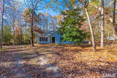 304 Moore Ct, Angier, NC 27501 photo 3