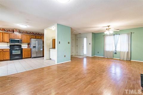 304 Moore Ct, Angier, NC 27501 photo 5