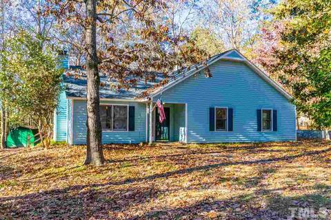 304 Moore Ct, Angier, NC 27501 photo 2