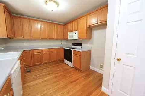 5607 Paces Ferry Dr, Durham, NC 27712 photo 9